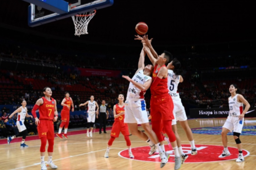 女篮世界杯-开门红！11人得分中国女篮107-44大胜韩国