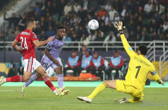 世俱杯-皇马4-1开罗国民进决赛 巴西双子星破门巴尔韦德建功