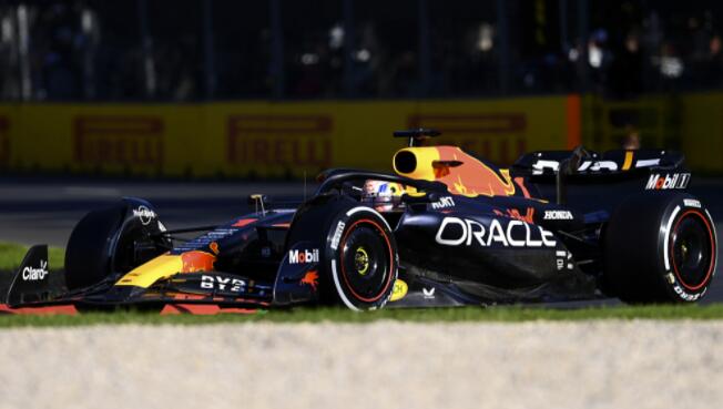 F1澳洲站:维斯塔潘力压小汉夺冠 周冠宇赛季首拿分